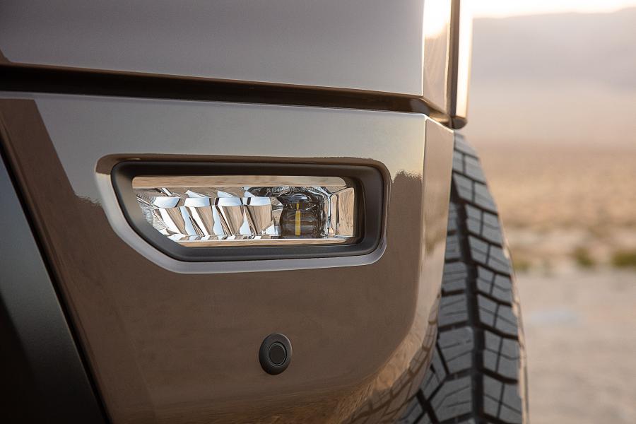 Детали экстерьера Nissan Titan Pro4X Crew Cab 2019 года  (фото 18 из 35)